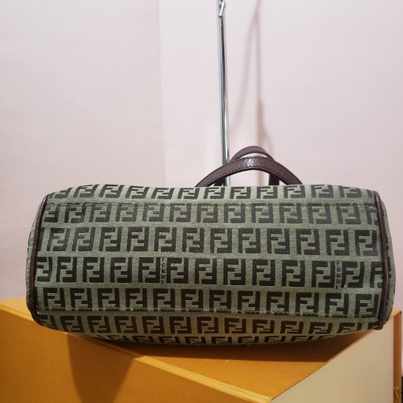 ❗SOLD❗Auth Fendi Shopping Tube zucca vitello - Picture 9 of 16